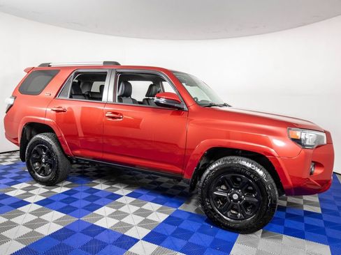 Used 2020 Toyota 4Runner SR5 Premium AWD/4WD image 4