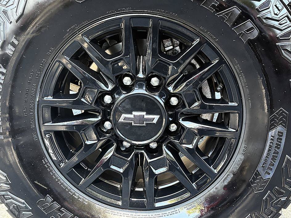 Used 2026 Chevrolet Silverado 2500 ZR2 AWD/4WD image 8