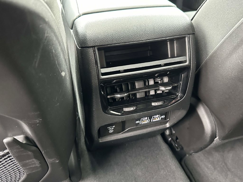 Used 2024 Jeep Grand Cherokee Altitude AWD/4WD image 12