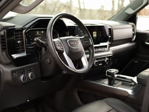 Used 2023 GMC Sierra 1500 SLT w/ SLT Convenience Package image 9