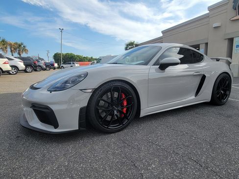 Used 2022 Porsche 718 Cayman GT4 image 8