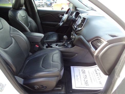 Used 2020 Jeep Cherokee Limited w/ Luxury Group AWD/4WD image 46