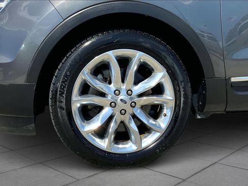 Used 2015 Ford Explorer XLT w/ Equipment Group 202A FWD image 10