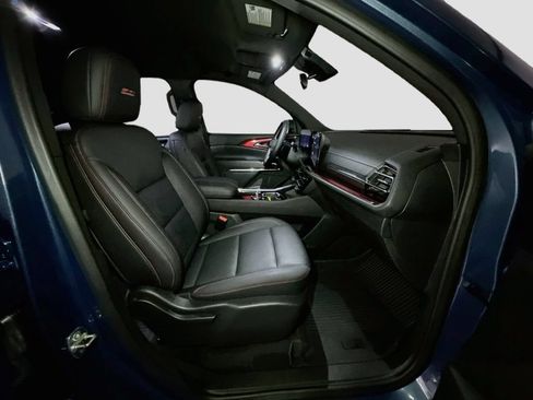 Used 2025 Chevrolet Traverse Z71 w/ Driver Confidence Package AWD/4WD image 38