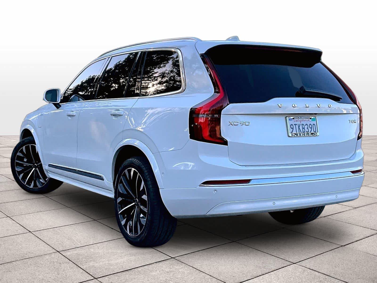 Used 2025 Volvo XC90 T8 Plus w/ Protection Package Premier AWD/4WD image 17