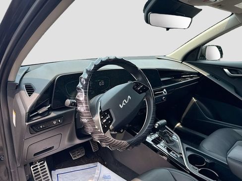 Certified 2023 Kia Niro EX Touring FWD image 12