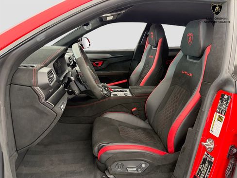 Used 2024 Lamborghini Urus Performante AWD/4WD image 30