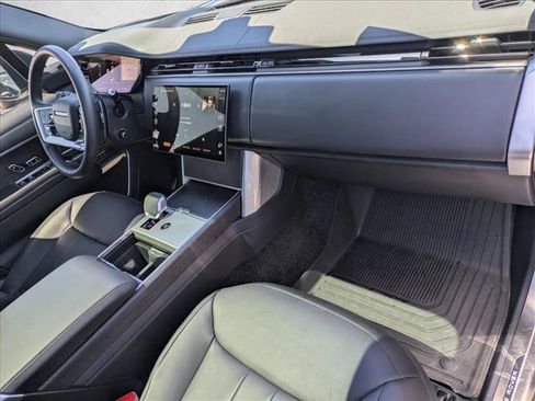 Certified 2025 Land Rover Range Rover SE AWD/4WD image 24