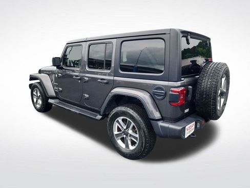 Used 2022 Jeep Wrangler Unlimited Sahara w/ Cold Weather Group AWD/4WD image 4