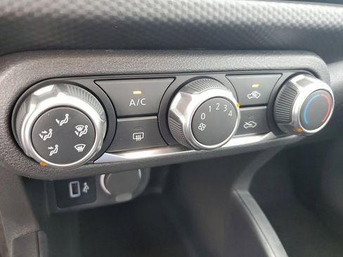 New 2025 Nissan Kicks Play S image 18