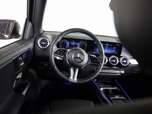 Certified 2025 Mercedes-Benz GLB 250 4MATIC image 29