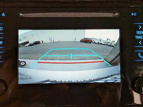 Used 2019 Toyota Prius L Eco image 8