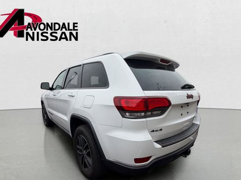 Used 2017 Jeep Grand Cherokee Trailhawk AWD/4WD image 2
