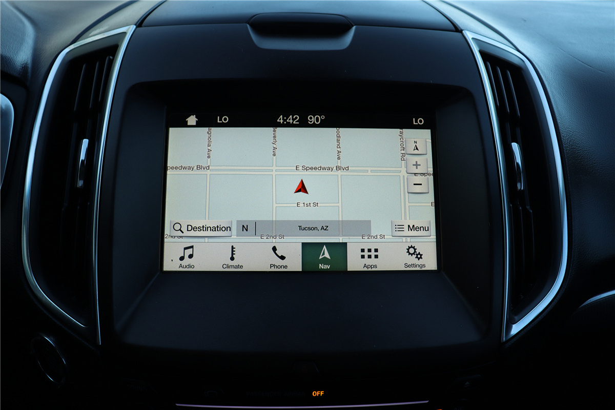 Used 2018 Ford Edge Titanium w/ Equipment Group 302A FWD image 35