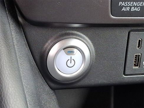 Used 2024 Nissan Leaf S image 25