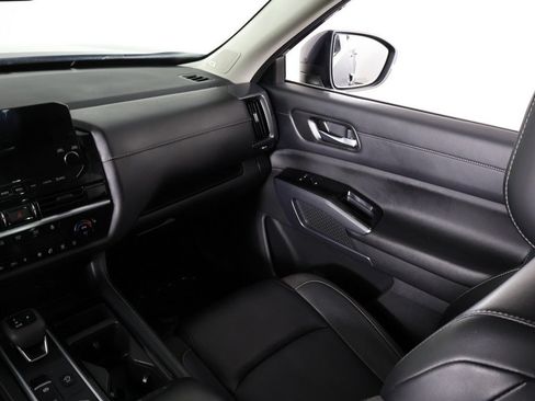 Used 2023 Nissan Pathfinder SL w/ SL Premium Package AWD/4WD image 41