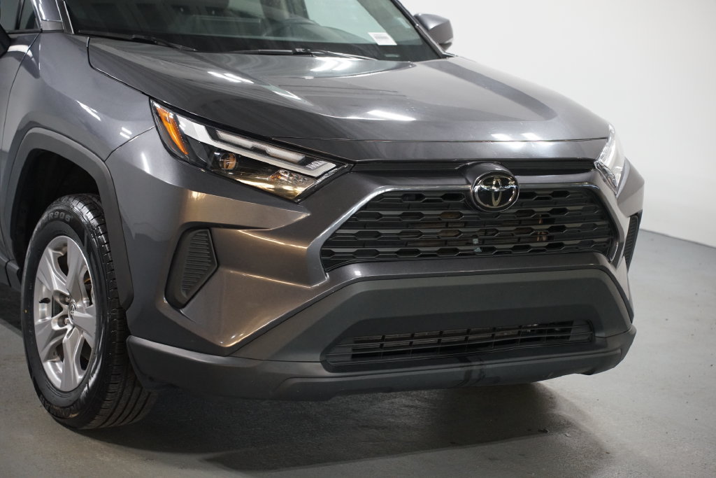 Certified 2025 Toyota RAV4 XLE FWD image 4