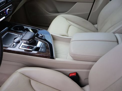 Used 2019 Audi Q7 3.0T Prestige w/ Prestige Package AWD/4WD image 28