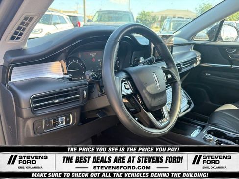 Used 2022 Lincoln Corsair AWD w/ Premium Package image 21