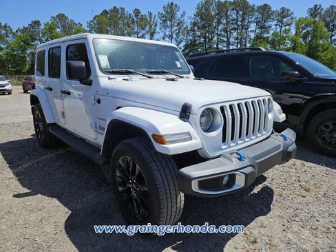 Used 2023 Jeep Wrangler Sahara image 5