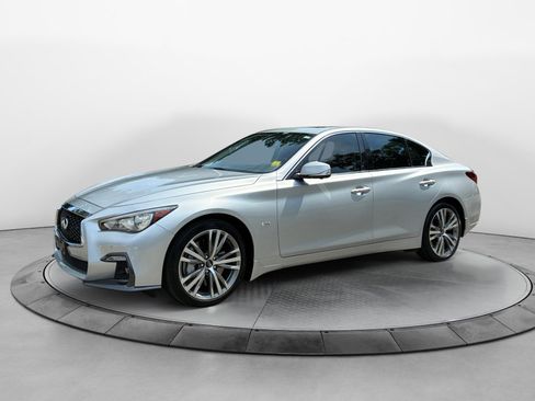Used 2018 INFINITI Q50 Sport w/ Sensory Package (Sport) AWD/4WD image 3