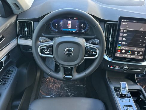 Certified 2025 Volvo XC90 B6 Core w/ Protection Package Premier image 16