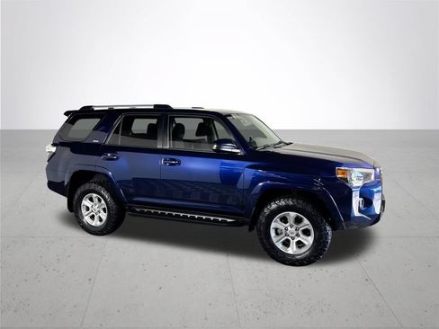 Used 2021 Toyota 4Runner SR5 AWD/4WD image 4