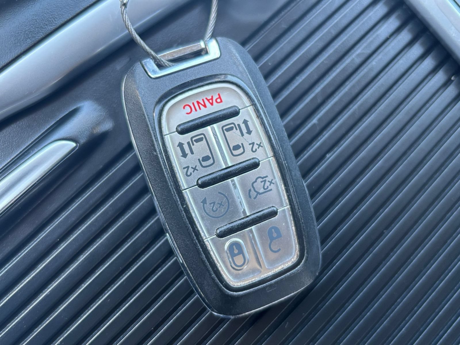 Used 2024 Chrysler Pacifica Touring-L FWD image 26