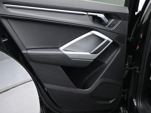 Used 2020 Audi Q3 2.0T Premium Plus w/ Premium Plus Package image 18