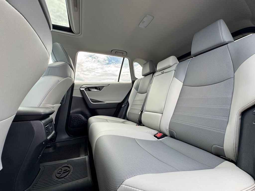 Used 2025 Toyota RAV4 Limited FWD image 20