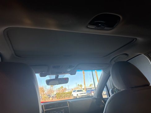 Used 2018 Subaru Legacy 3.6R Limited image 17