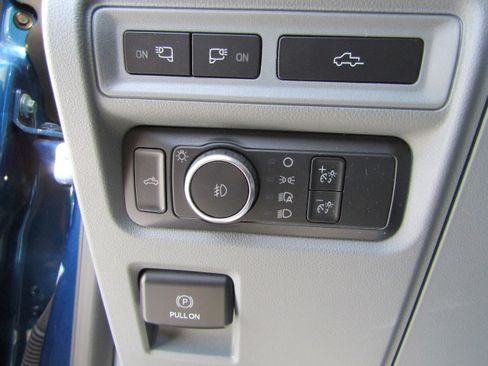 Certified 2022 Ford F150 XLT w/ Equipment Group 302A High image 26