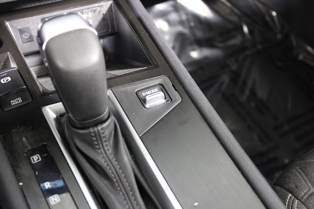 Used 2025 Nissan Kicks SV FWD image 13