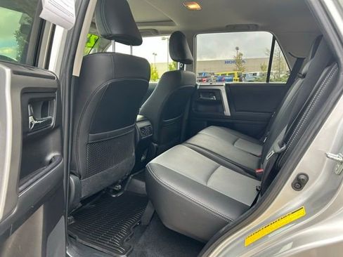 Used 2022 Toyota 4Runner SR5 Premium w/ Moonroof Package AWD/4WD image 22