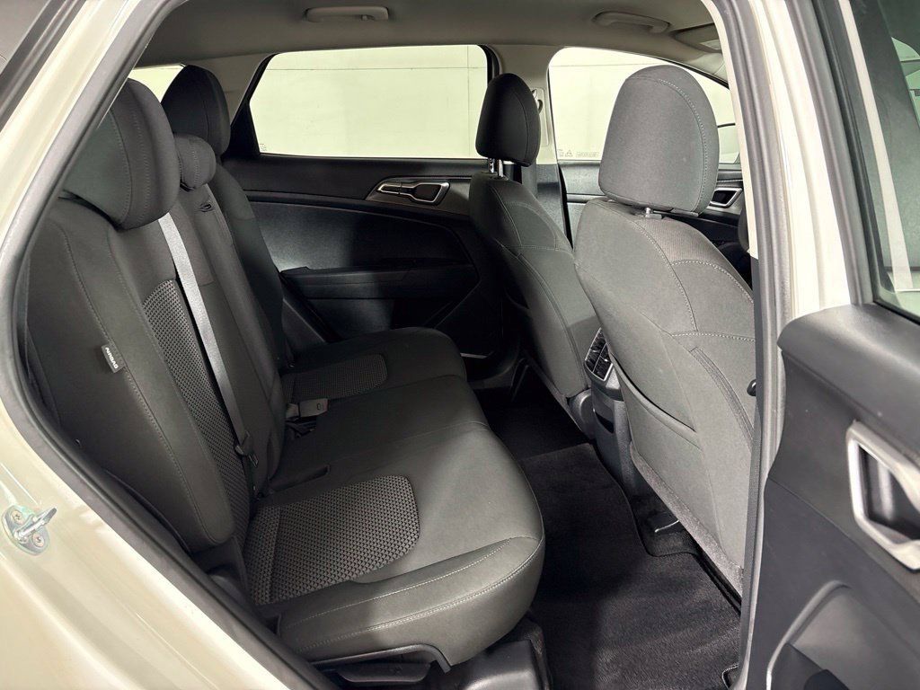 Used 2024 Kia Sportage LX AWD/4WD image 18