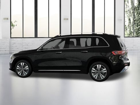 Used 2026 Mercedes-Benz GLB 250 4MATIC image 32