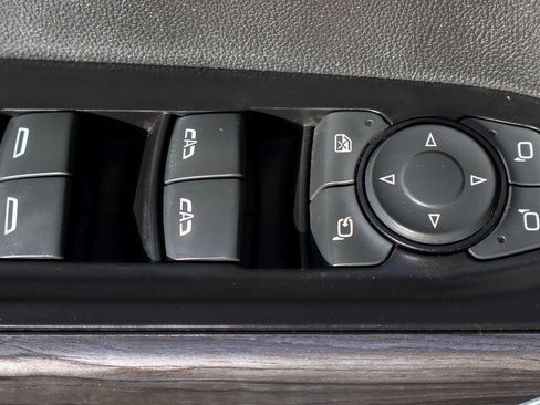Used 2019 Chevrolet Silverado 1500 LTZ w/ LTZ Plus Package AWD/4WD image 16
