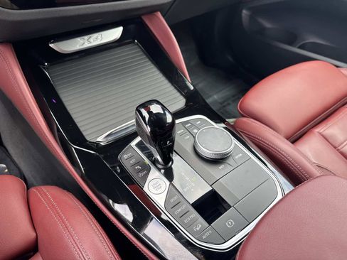Certified 2025 BMW X4 xDrive30i w/ Premium Package image 25