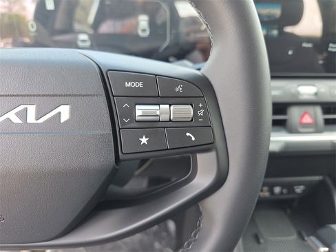 New 2025 Kia K4 EX image 28