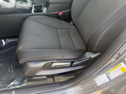 Used 2025 Honda CR-V LX image 14