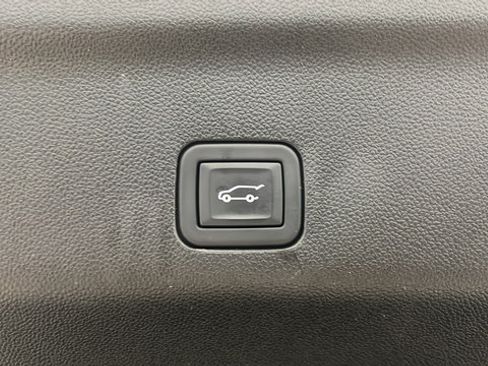 Used 2023 GMC Yukon XL Denali Ultimate AWD/4WD image 31