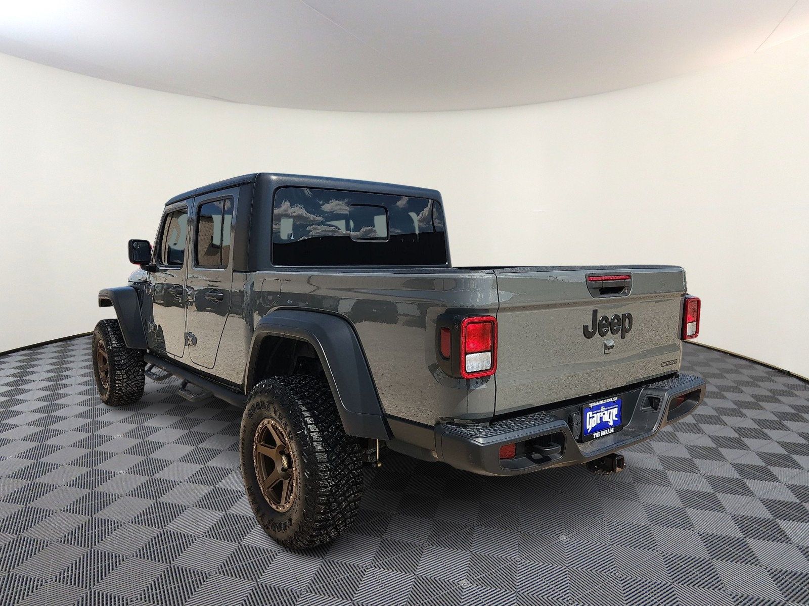 Used 2020 Jeep Gladiator Sport w/ Quick Order Package 24S AWD/4WD image 3