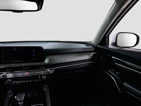 Certified 2024 Kia Telluride EX w/ EX Captain's Chair Package FWD image 25