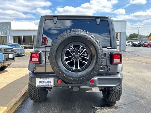 Used 2025 Jeep Wrangler Unlimited Sport AWD/4WD image 8