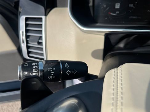 Used 2018 Land Rover Range Rover Long Wheelbase Supercharged image 12