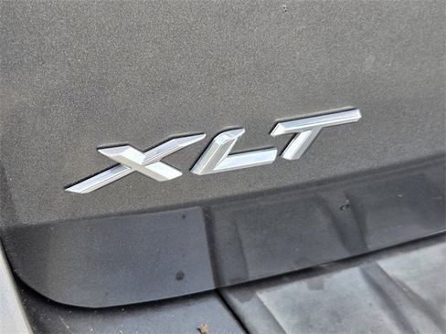 Used 2020 Ford Explorer XLT w/ Class III Trailer Tow Package image 12