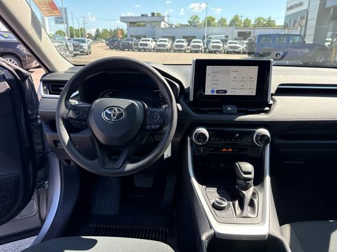Used 2025 Toyota RAV4 LE AWD/4WD image 14