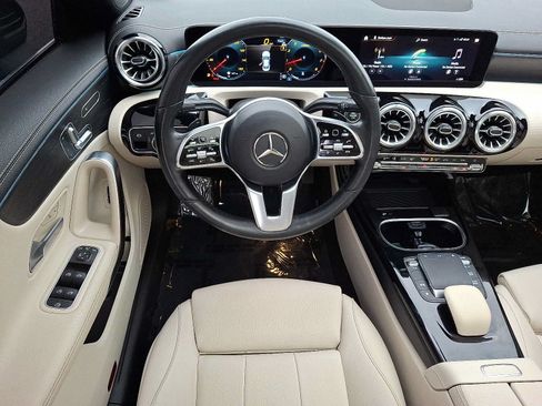 Used 2023 Mercedes-Benz CLA 250 4MATIC image 11