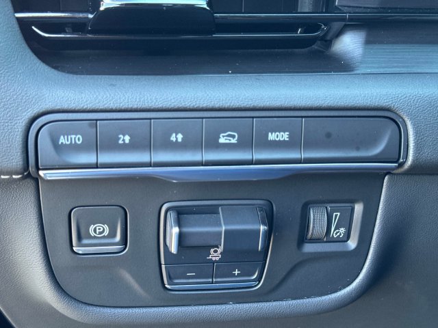 Certified 2024 Cadillac Escalade Sport w/ LPO, ONYX Package AWD/4WD image 33