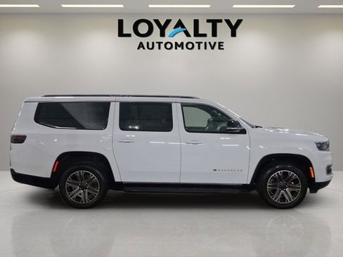 Used 2024 Jeep Wagoneer L Series II w/ Flexible Seating Group image 6